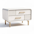 Witte nachtkast met drie lades en gouden handgrepen 60 x 40 x 50 cm
